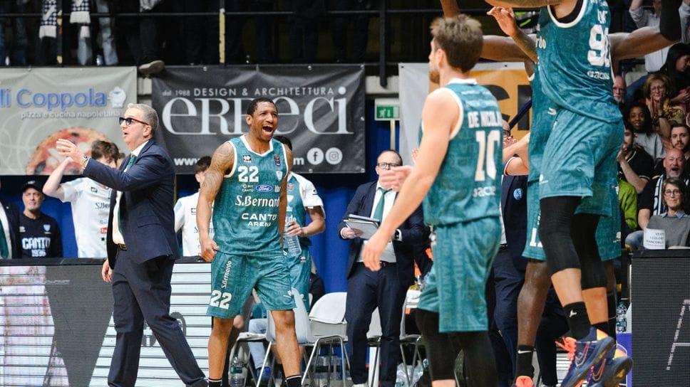 La Bora è Cantù: spazzata via Trieste 