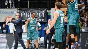 La Bora è Cantù: spazzata via Trieste 