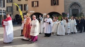 Stamattina la processione delle Palme: «Il Cristo Crocifisso continua ad agire»