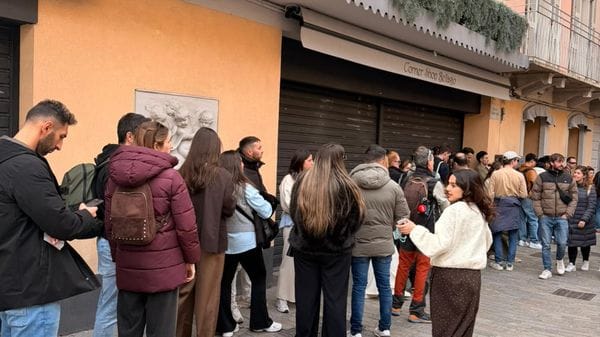 A fine marzo il lago è già in overtourism: «Servono più corse di autobus e battelli»