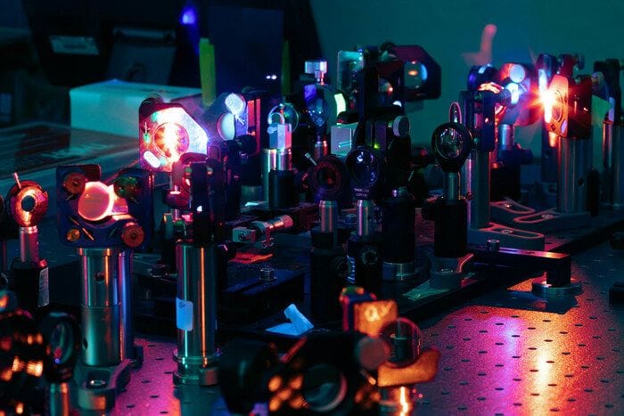 Computer controllati dalla luce, sono 100 volte più veloci 