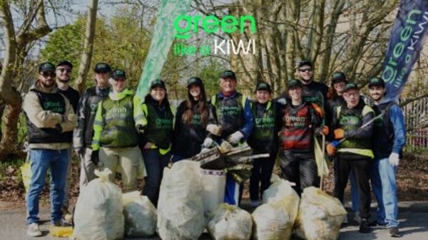 'Green like a Kiwi' fa tappa a Milano, raccolti oltre 100 chili di rifiuti