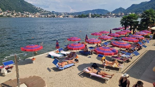 Il lido di Villa Olmo riparte: «Ora il bar poi la piscina»