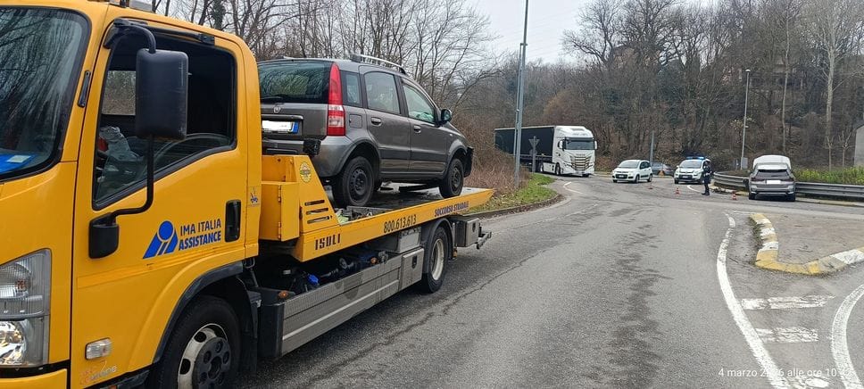 Casnate con Bernate - I veicoli incidentati in via Platone