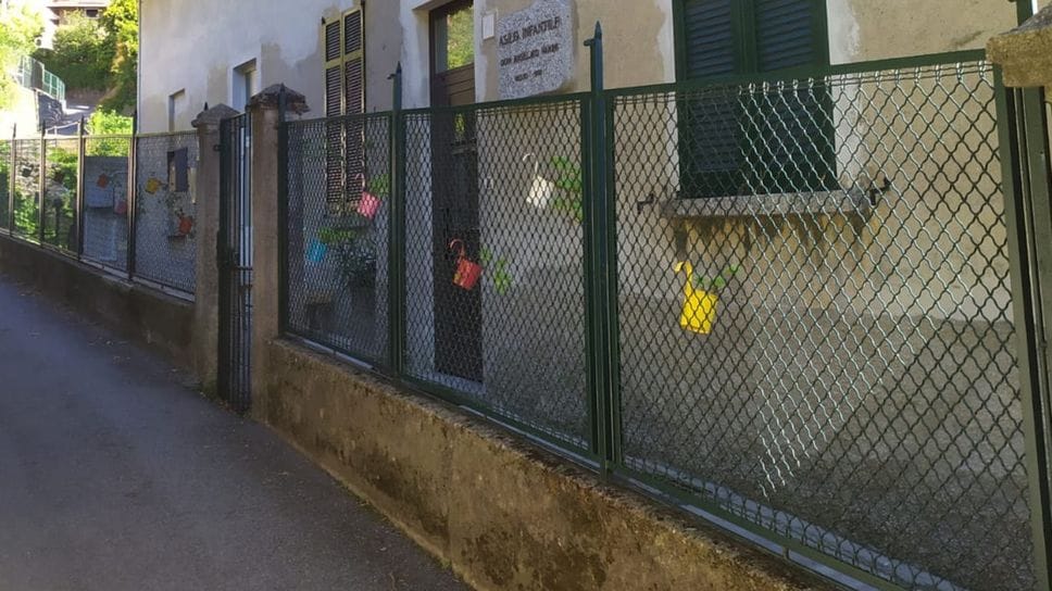 L’ingresso  della scuola d’infanzia di  Nesso