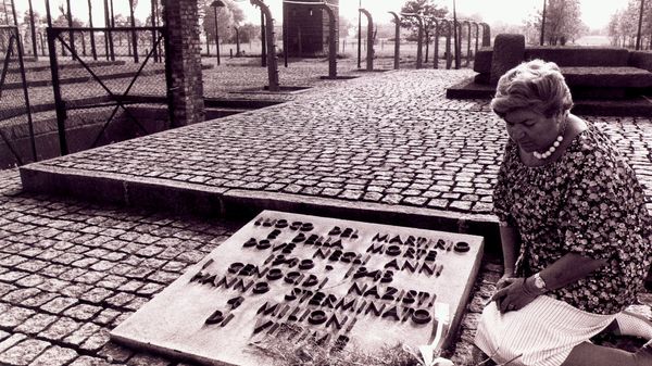 Ines Figini (1922-2020), figura simbolo degli scioperi del 1944, e il suo primo viaggio della memoria ad Auschwitz nel  1968