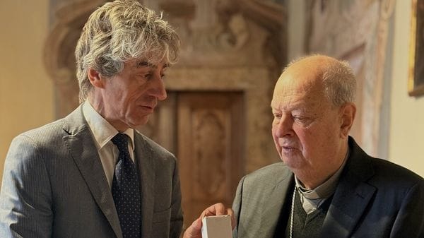 Como, il Questore consegna al Vescovo l’olio di Capaci