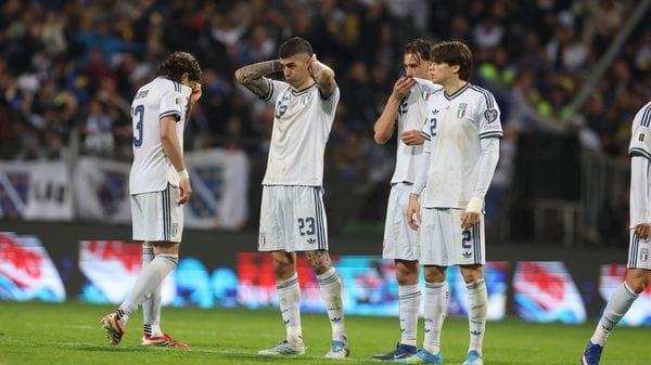 Italia fuori dal Mondiale. Sul web: «Tutta colpa... del Como!»