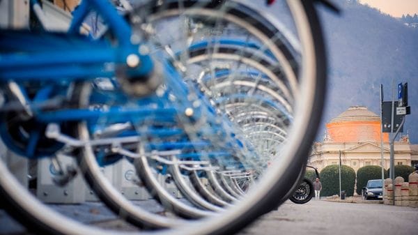  Sorpresa: riparte il “bike sharing”. Pronte 80 biciclette e 17 stazioni