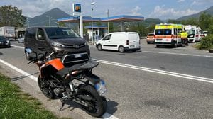 Erba, investito da una moto: grave uomo di 78 anni