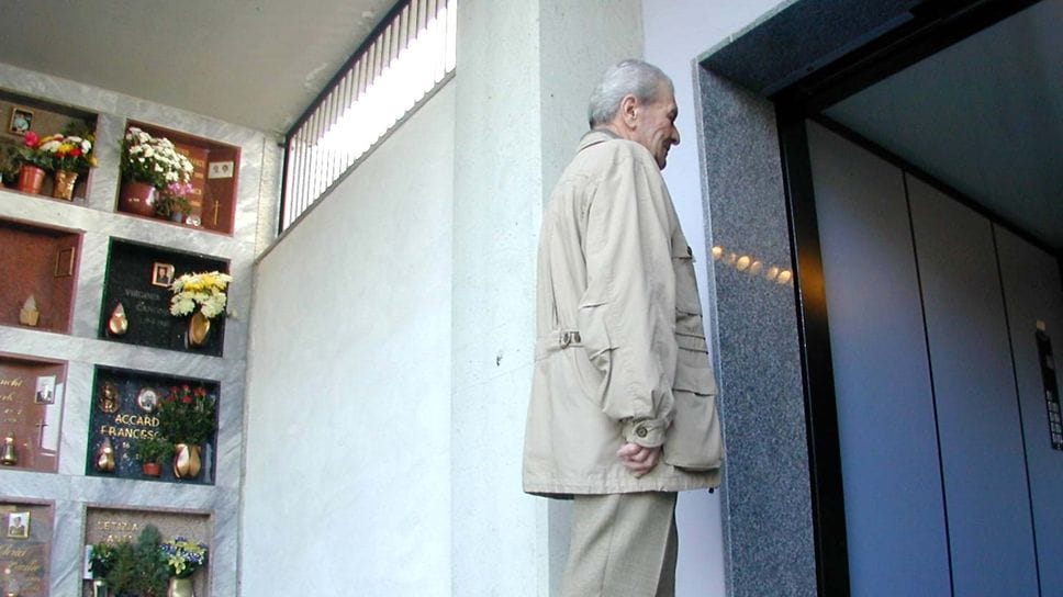 Cimiteri, ritardi infiniti senza soluzioni. E il lutto viene bloccato dalla burocrazia