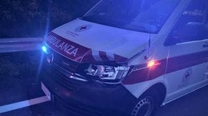 Lurago Marinone, grave incidente stradale: motociclista ricoverato in codice rosso