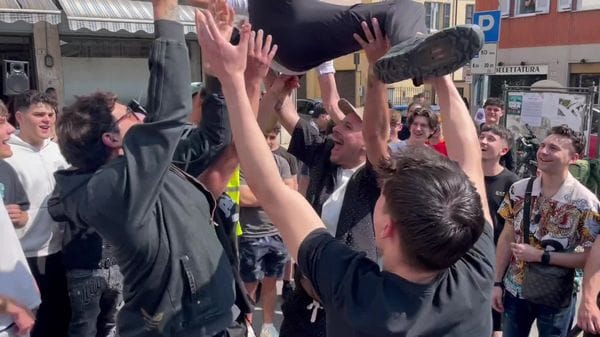 Festa per la partenza di Ludovico Muretti per il giro del mondo in bicicletta. Cermenate.