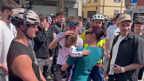 Festa per la partenza di Ludovico Muretti per il giro del mondo in bicicletta. Cermenate.