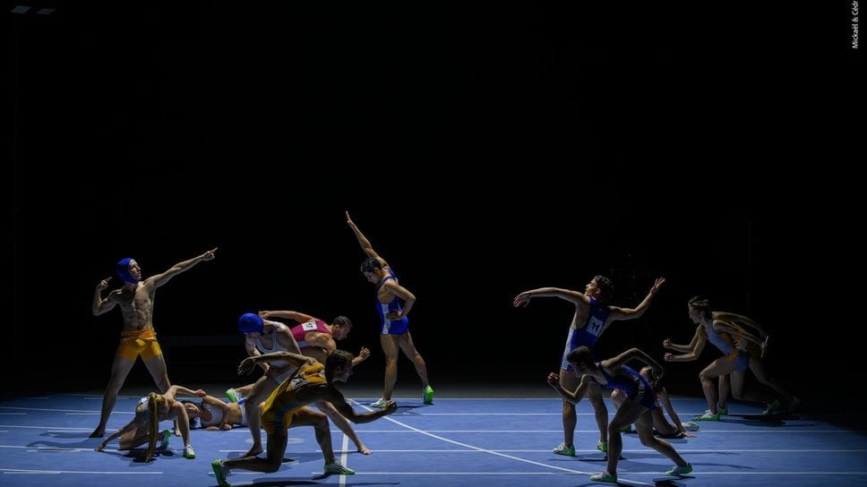 Danzare su una pista di atletica, verso una nuova idea di tempo