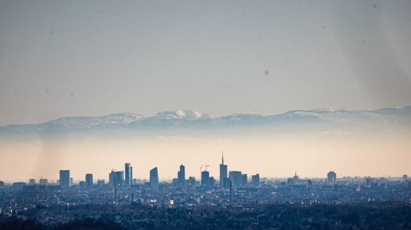 Smog, denunciata la Regione Lombardia: «Anni di ritardi e misure inefficaci, compromessa la salute dei cittadini»