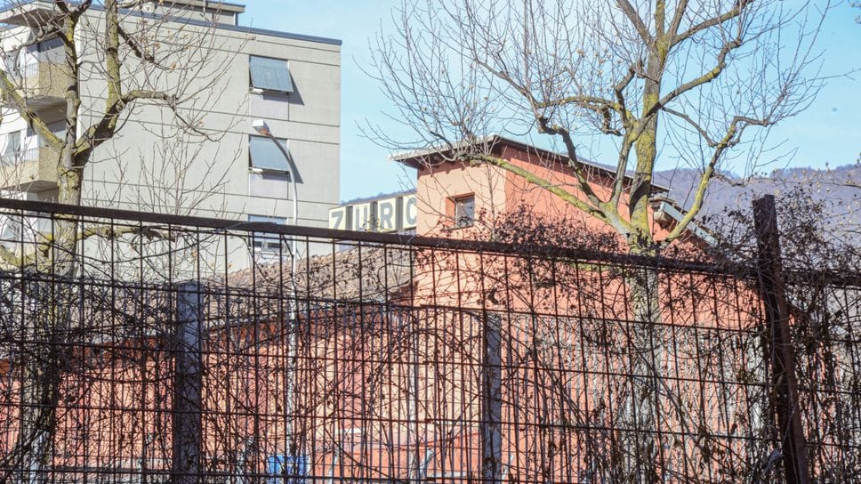 Gli angeli di Ponte Chiasso:  inaugurata oggi la targa dedicata a Panzica, Tolis e Boetti
