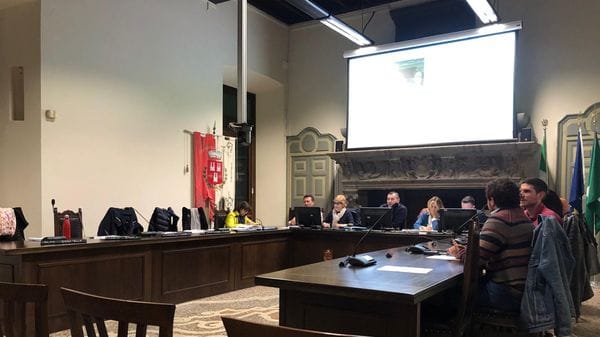 Il caso di Mussolini: cittadinanza revocata tra le polemiche a Olgiate Comasco 