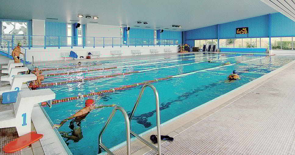 Casate, tutto al miglior offerente. Piscina e palazzetto ai privati