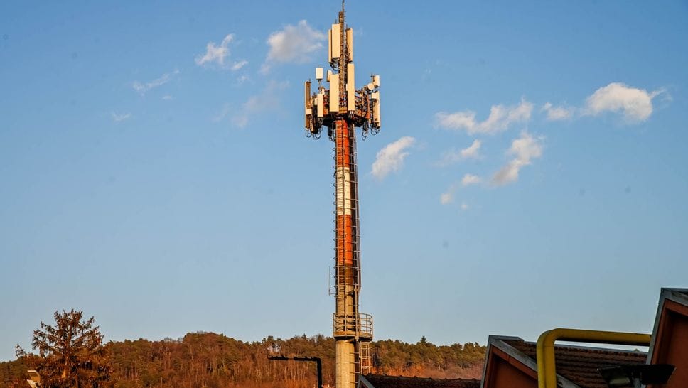 Sulle teste dei comaschi 702 antenne: in vent’anni +200%