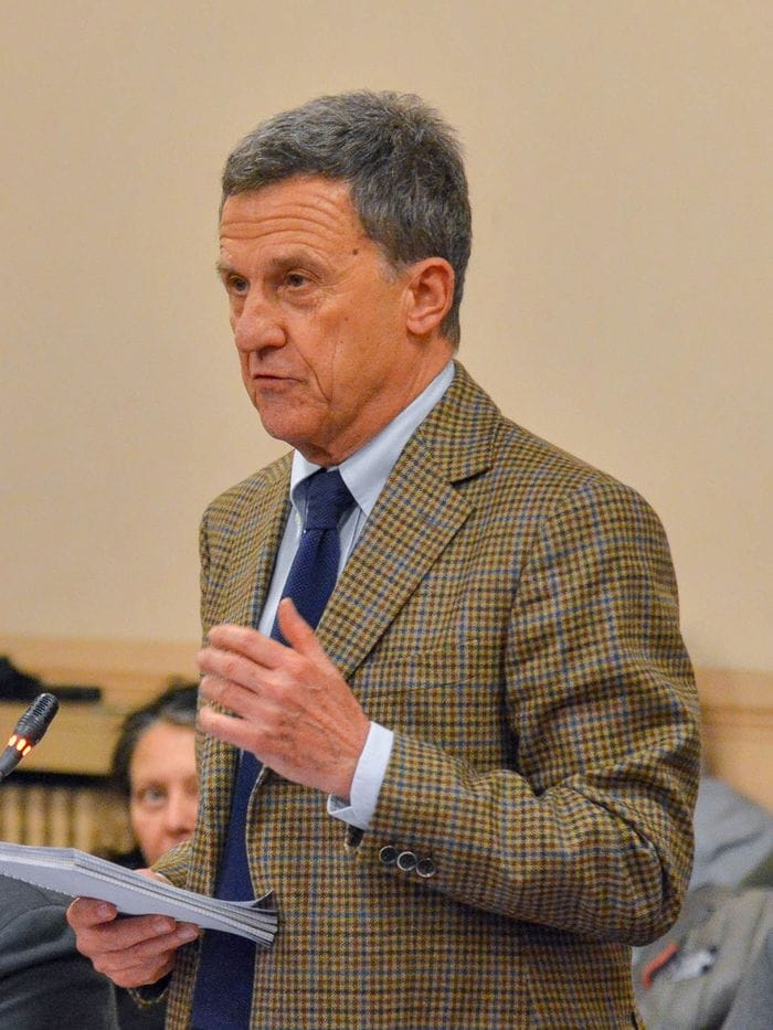 Scontro tra Rapinese e Nessi sulla piscina di via del Dos. E il consigliere abbandona l’aula