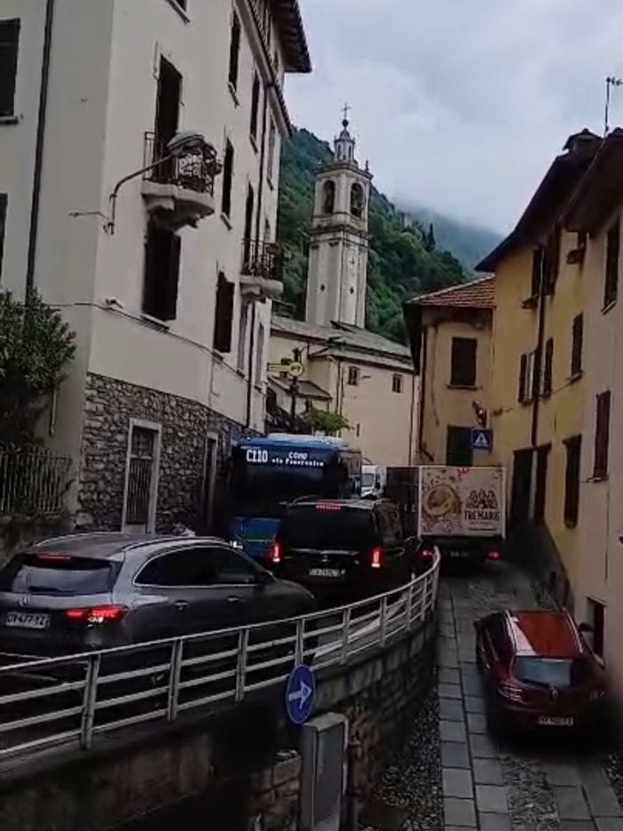 Ultima sulla Regina: «Via gli spigoli e niente più code»