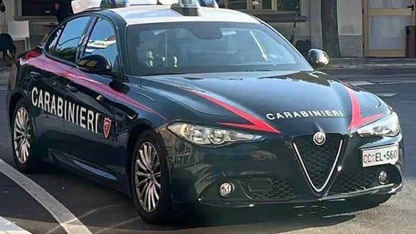 Ha il divieto di avvicinare la moglie, ma dorme nel box. Assolto: non sapeva dove passare la notte