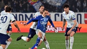 Caqueret, maxi-intervista a Instant Foot: «Dopo che Fabregas mi ha chiamato ho preso un volo per Milano e ho firmato subito il contratto»