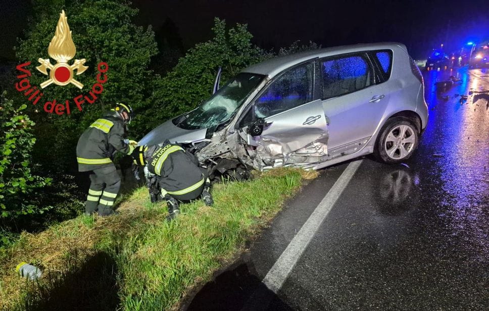 Schianto sulla Novedratese, due feriti