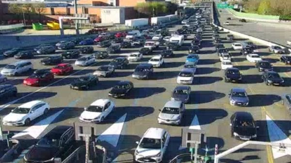 Autostrada, fino a 30 km di coda. E c’è chi ha rinunciato a proseguire