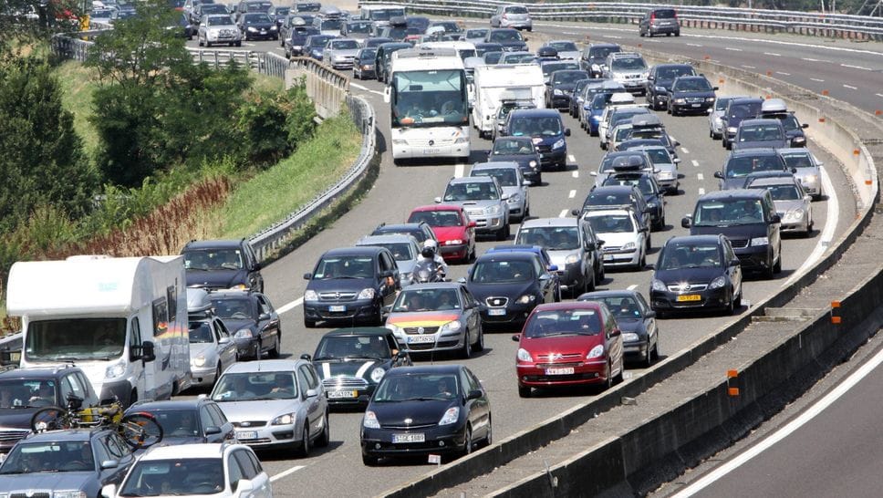 Giornata di traffico intenso sulle autostrade di tutto il Paese