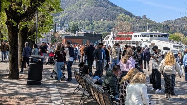 Pasquetta in città, dalla Navigazione alla funicolare, code ovunque