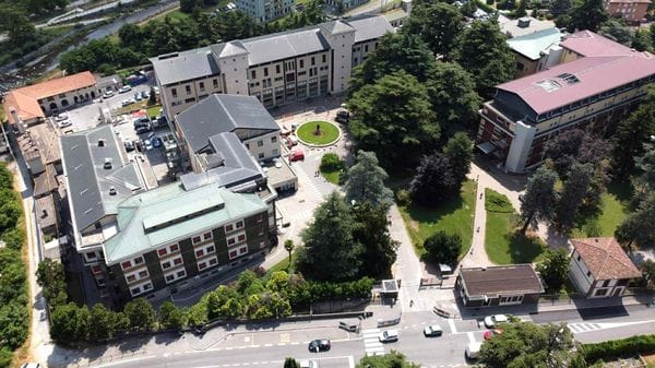 Erba, le code in ospedale: per dermatologia sei mesi d’attesa