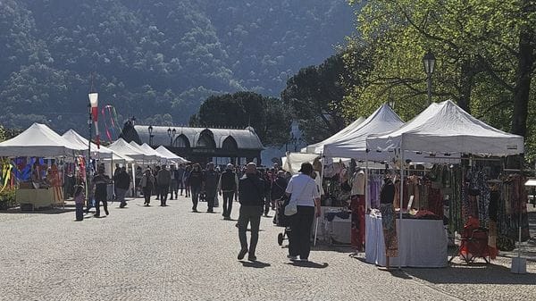 Polemica sulla Riva “dimenticata”: «Non è vero, nuove panchine e lavori»