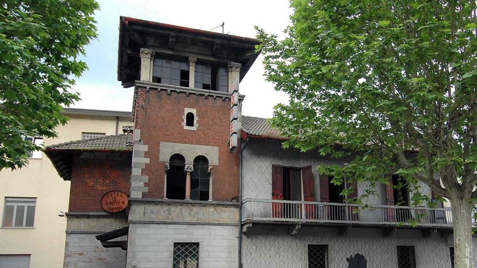 Un nuovo albergo al posto di quello abbandonato: l’annuncio di Rapinese in tv