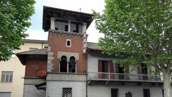 Un nuovo albergo al posto di quello abbandonato: l’annuncio di Rapinese in tv