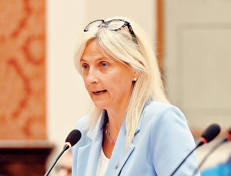 «Sembra una monarchia, parla solo il sindaco. Gli insulti feriscono»
