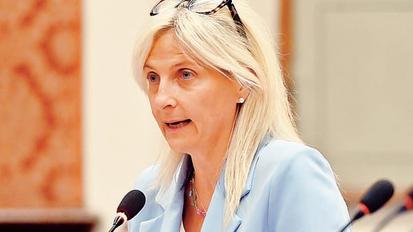 «Sembra una monarchia, parla solo il sindaco. Gli insulti feriscono»