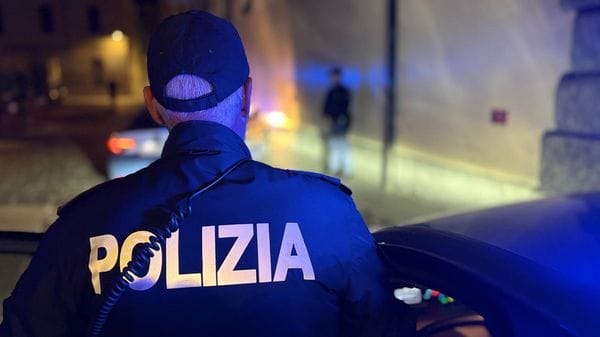  Denunciato giovane di 25 anni : girava con hashish e un coltello