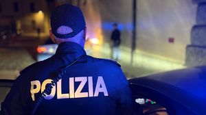  Denunciato giovane di 25 anni : girava con hashish e un coltello