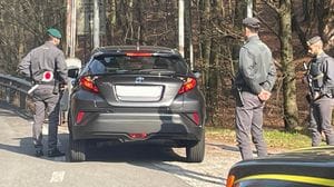 Ncc abusivo sulla Regina: multa, sequestro del mezzo e ritiro della patente