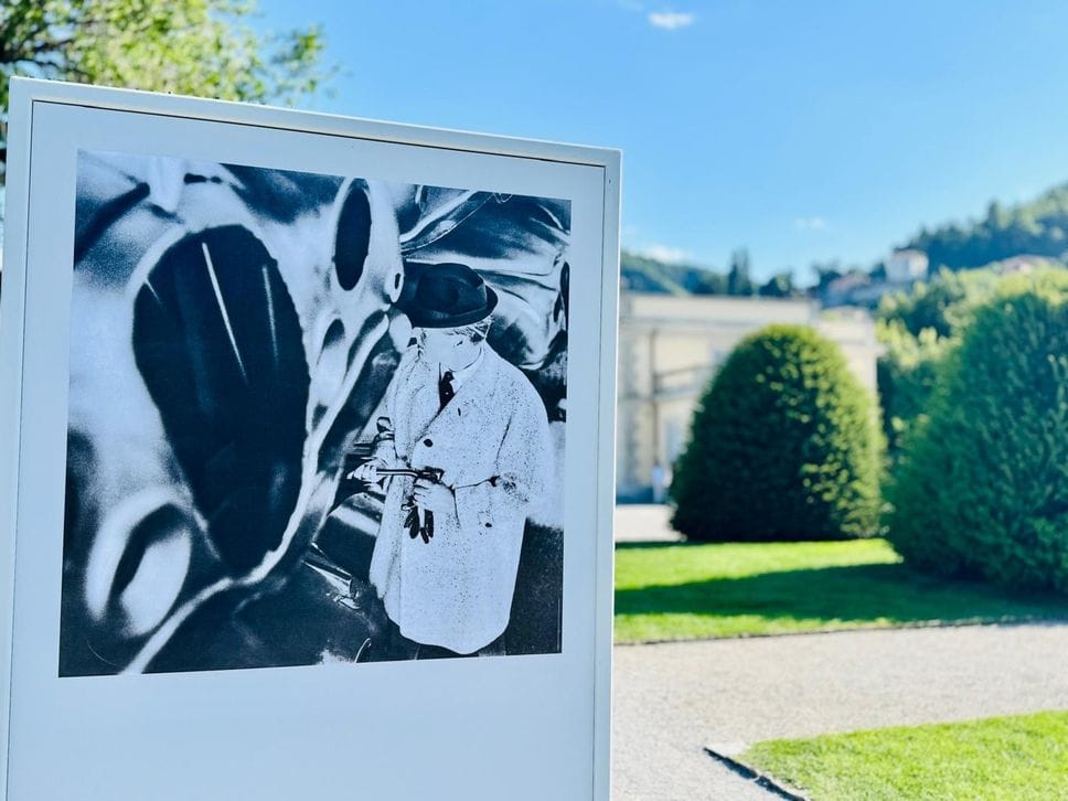 Newton, gli scatti di un genio. A Villa Olmo l’auto diventa arte