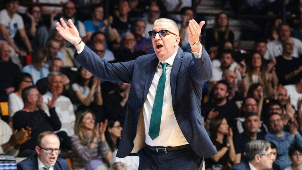Terremoto al Basket Cantù: De Raffaele lascia la panchina
