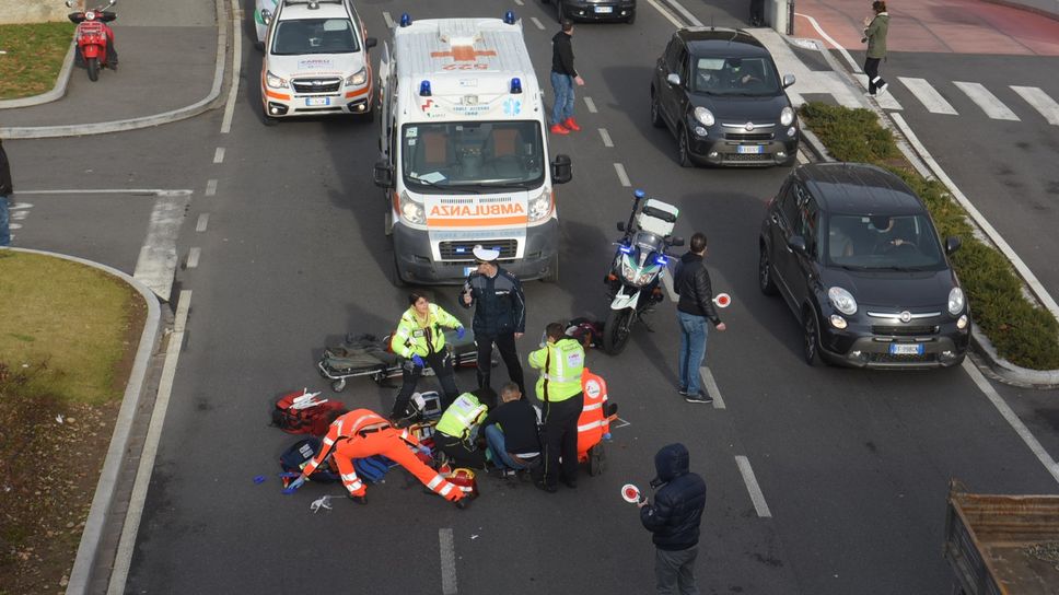 Non era sulle strisce, travolto: «Colpa anche dell’automobilista»