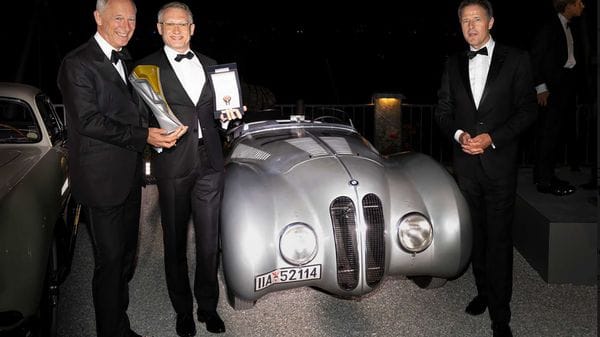 Concorso di eleganza di Villa d’Este: la BMW 328 Bügelfalte è la vettura più bella
