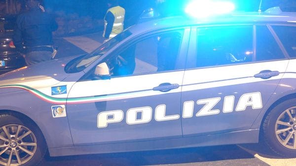 Donna schiaffeggiata per un debito di 20 euro: denunciato un uomo di 53 anni