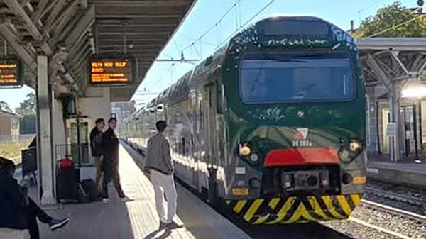 Treni, guasto alla stazione di Milano Greco Pirelli: soppressioni e ritardi anche da Como fino a 30 minuti