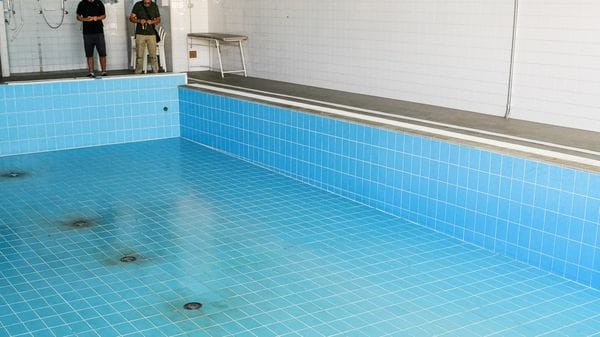 Addio alla “piscina piccola”. «Ci ripensino: grave danno»
