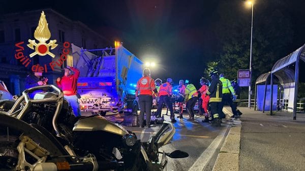 Incidente nella notte in Napoleona: motociclista in codice rosso