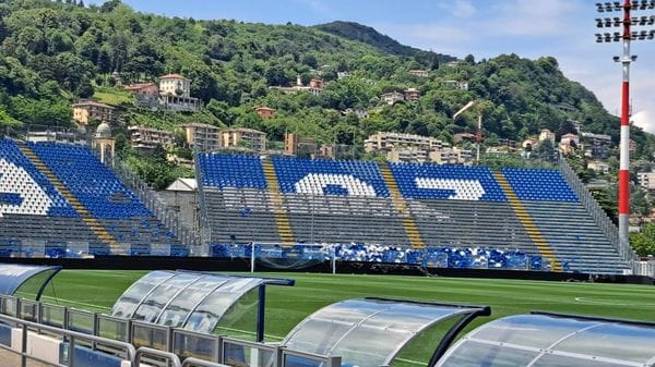 Nuova curva, i lavori volano: via  i tubolari e campo ancora allargato
